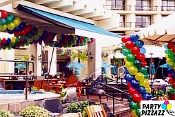 Horizontal & Vertical Balloon Columns.  Hyatt Regency Waikiki